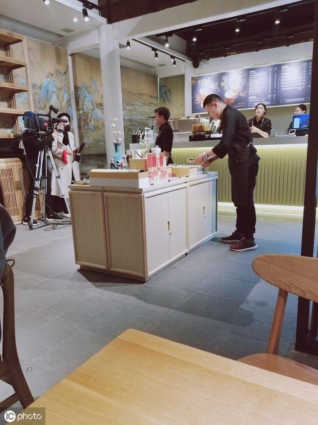 65、致所有实体店老板们网创-网赚-电商-tk-出海-AI-抖音-快手-小红书-视频号-玩法-创业-小程序-公众号-私域-s粉网创智库
